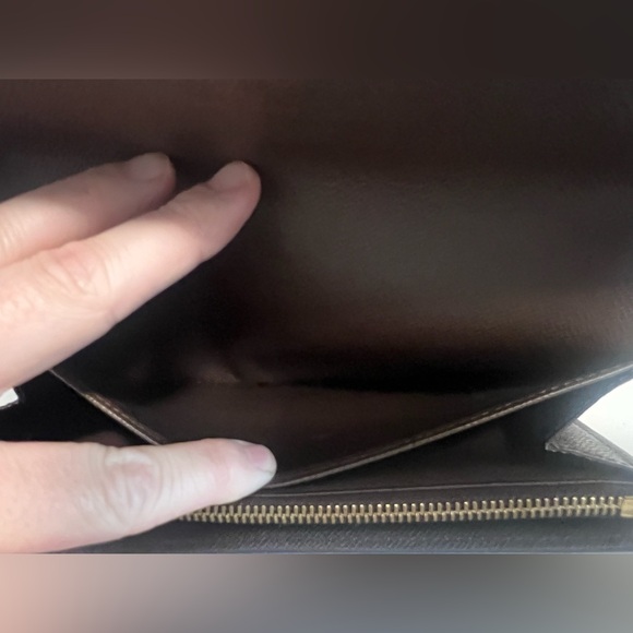 Louis Vuitton Damier Ebene Wallet with zipper pocket and card slots - Picture 8 of 12